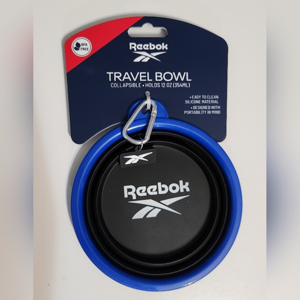 REEBOK Travel Pet Bowl Red Expandable Silicone BPA FREE Silvertone Carabiner Hol